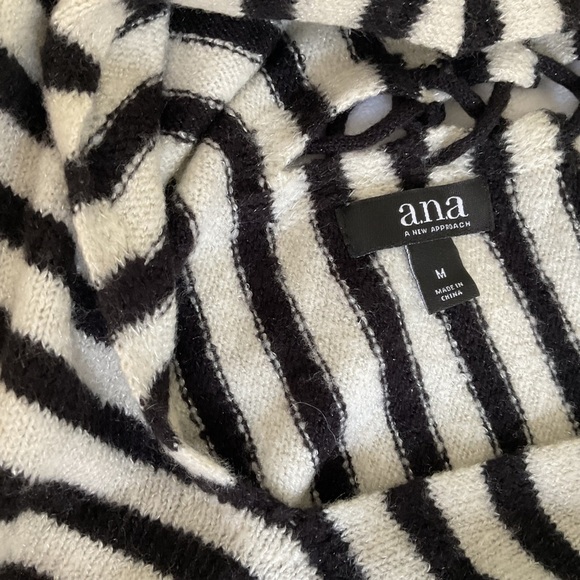 A.N.A black white knit striped sweater with lace up tie back Size Med - Picture 6 of 8
